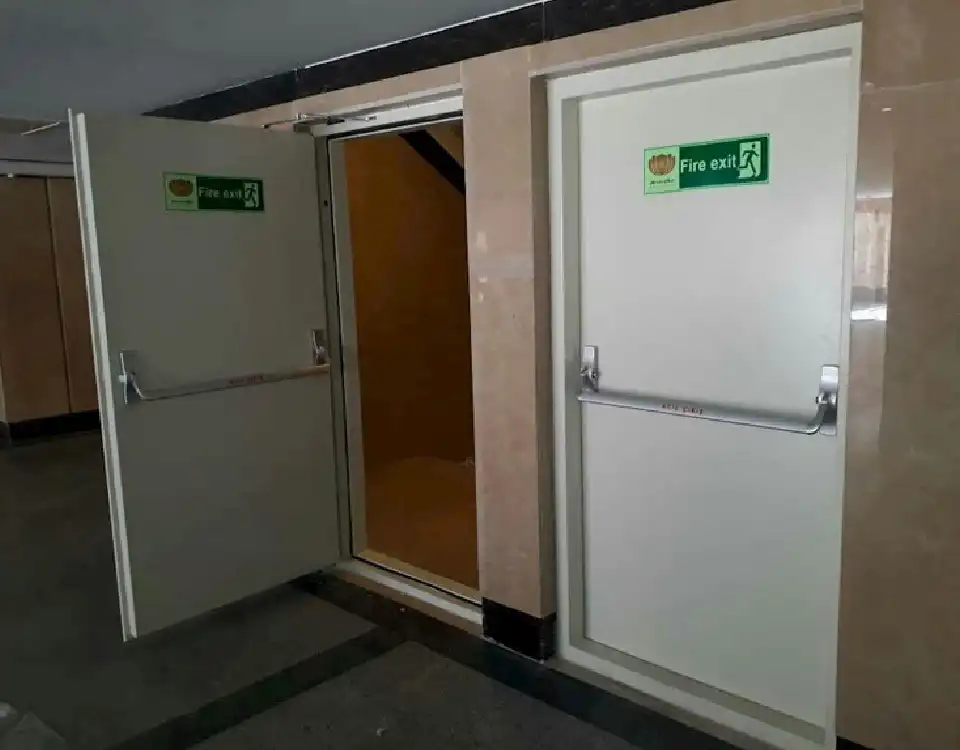 تفاوت درب خروج اضطراری با درب ضد حریق